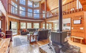 Great Blue Lodge - Spacious Ski Lodge, Hot Tub, Sauna, Game Room & More