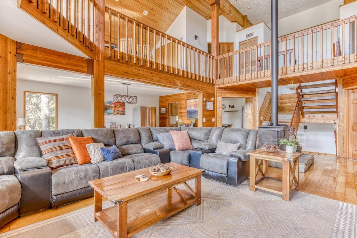 Great Blue Lodge - Spacious Ski Lodge, Hot Tub, Sauna, Game Room & More กัฟเวิร์นเมนท์แคมป์ ภายนอก รูปภาพ