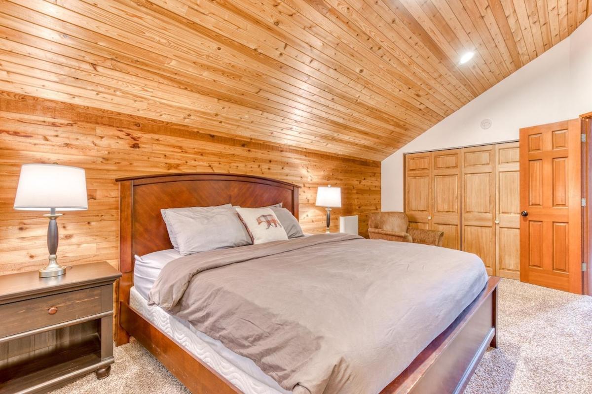 Great Blue Lodge - Spacious Ski Lodge, Hot Tub, Sauna, Game Room & More กัฟเวิร์นเมนท์แคมป์ ภายนอก รูปภาพ