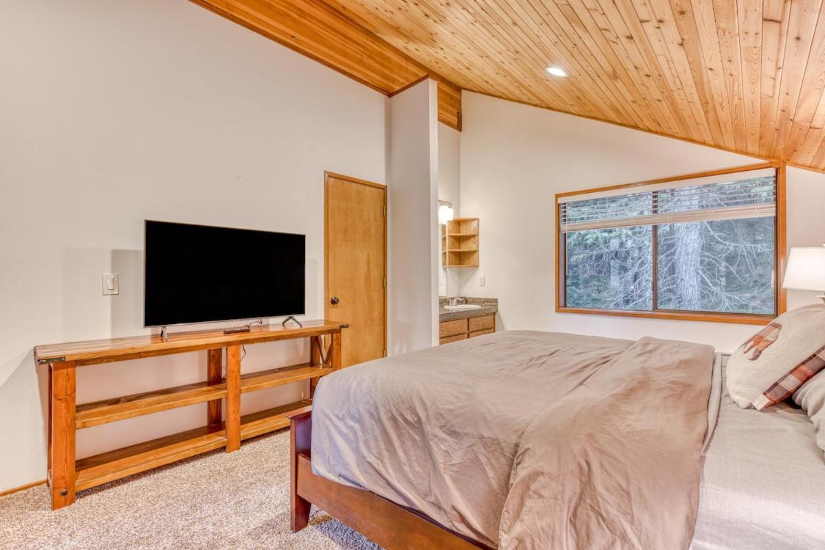 Great Blue Lodge - Spacious Ski Lodge, Hot Tub, Sauna, Game Room & More กัฟเวิร์นเมนท์แคมป์ ภายนอก รูปภาพ