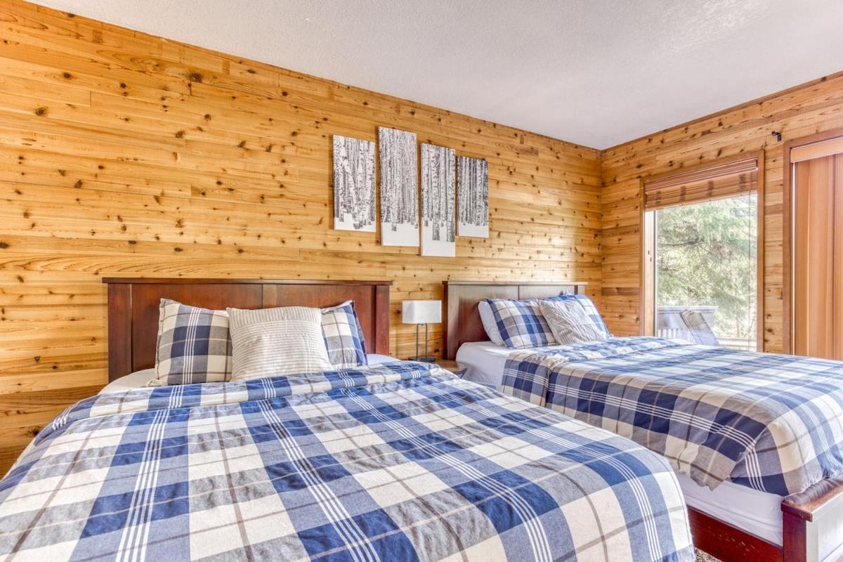 Great Blue Lodge - Spacious Ski Lodge, Hot Tub, Sauna, Game Room & More กัฟเวิร์นเมนท์แคมป์ ภายนอก รูปภาพ