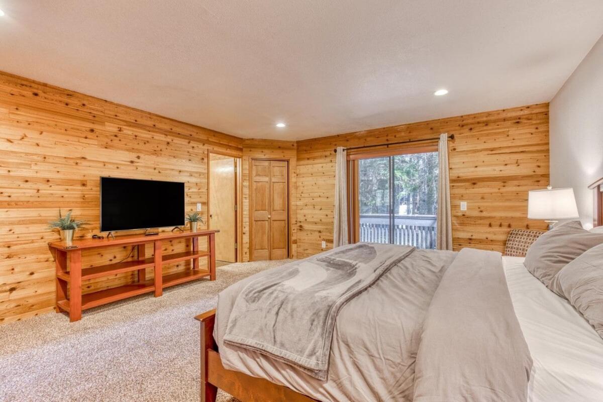 Great Blue Lodge - Spacious Ski Lodge, Hot Tub, Sauna, Game Room & More กัฟเวิร์นเมนท์แคมป์ ภายนอก รูปภาพ