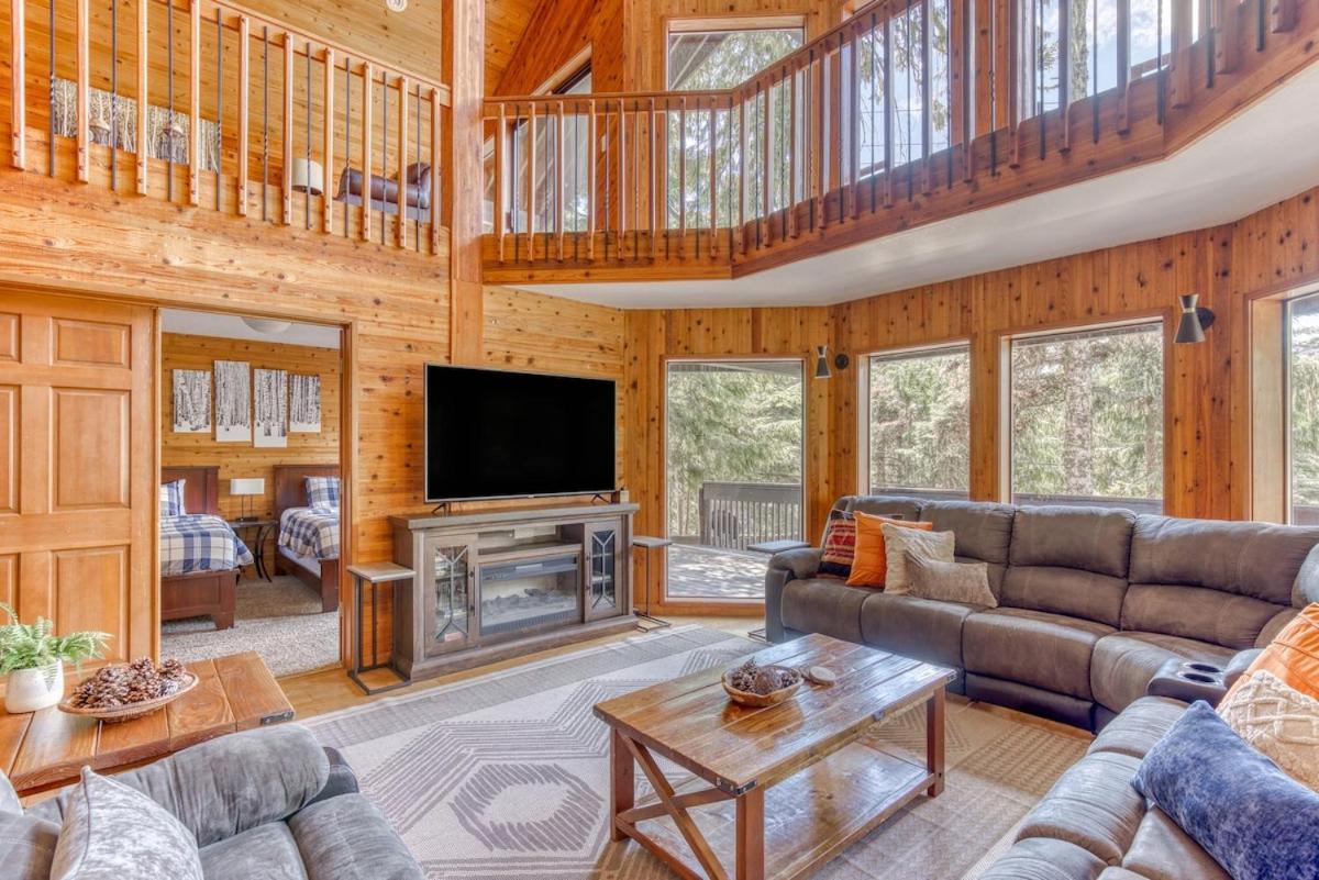 Great Blue Lodge - Spacious Ski Lodge, Hot Tub, Sauna, Game Room & More กัฟเวิร์นเมนท์แคมป์ ภายนอก รูปภาพ
