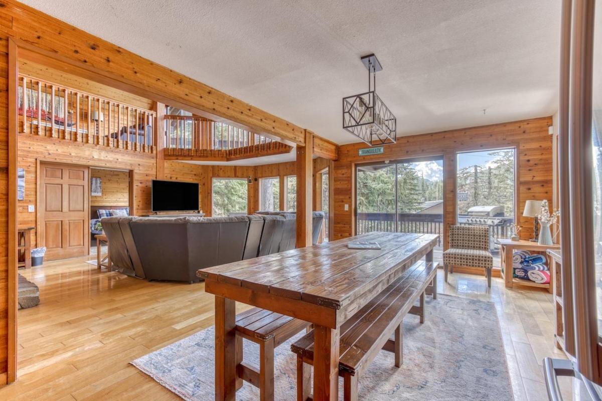 Great Blue Lodge - Spacious Ski Lodge, Hot Tub, Sauna, Game Room & More กัฟเวิร์นเมนท์แคมป์ ภายนอก รูปภาพ